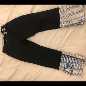 University of New England crop leggings